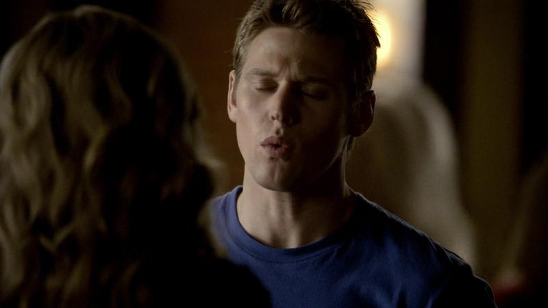 Дневники вампира - 2 сезон - 14 серия